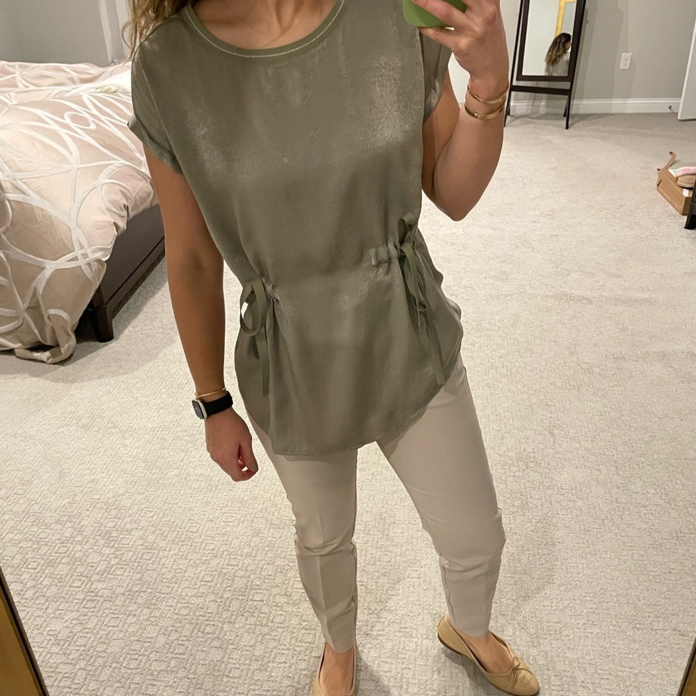 Blouse with adjustable waist